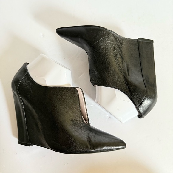 Donald J. Pliner Black Ankle Boots - Picture 5 of 16